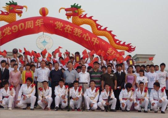 吉利银河L7荣获央视中国汽车风云盛典年度最佳SUV